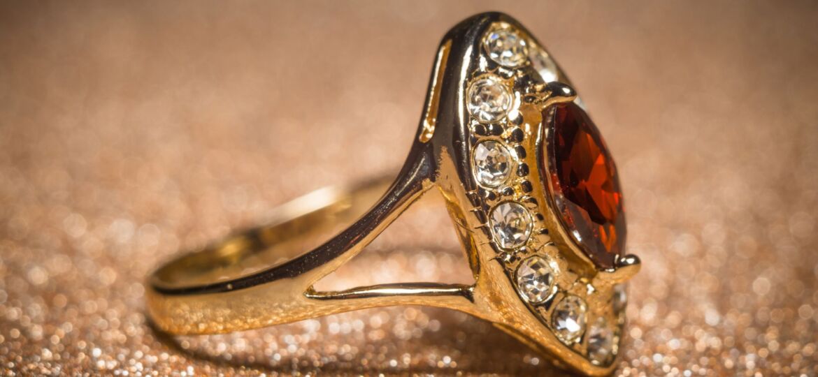 Image of garnet ring in gold